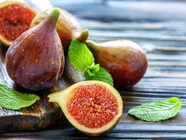 خرید انجیر تازه سیاه سمنان با قیمت استثنایی